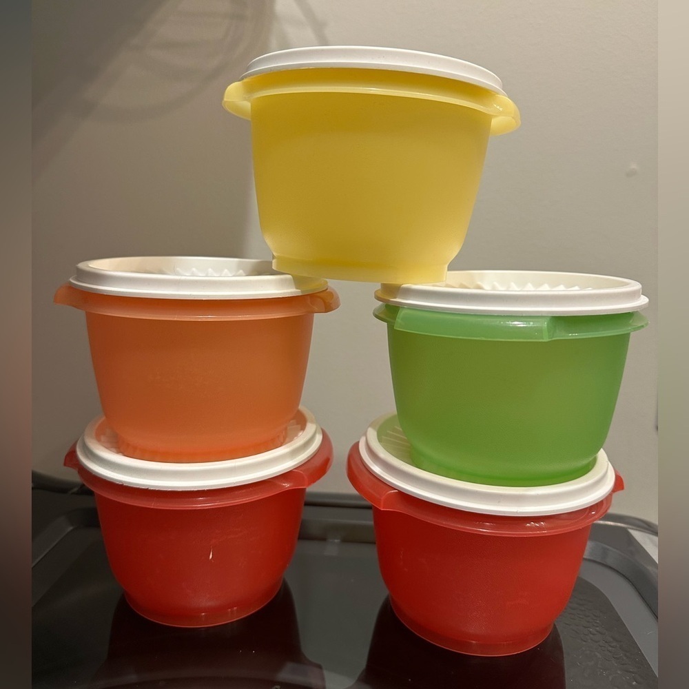 Vintage Tupperware Set of 6 Servalier Bowls w/ Lids #886 886-11 Red Yellow Green